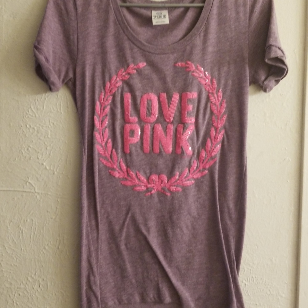 Vs pink tee